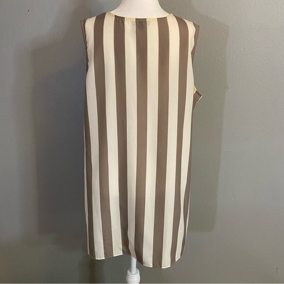 16. Vince Camuto Light Brown & Cream Abstract Multi Patterned Tank Top Size 1X - Picture 7 of 11